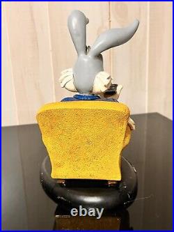 1994 Warner bros Looney Toons Bugs Bunny Couch Potato Statue VERY RARE