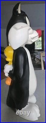 23 Sylvester and Tweety Bird Statue- 1999- Looney Tunes- Warner Bros. Rare