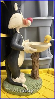 25 Sylvester & Tweety Bird HEAVY BIRD BATH RARE Warner Brothers Store Statue