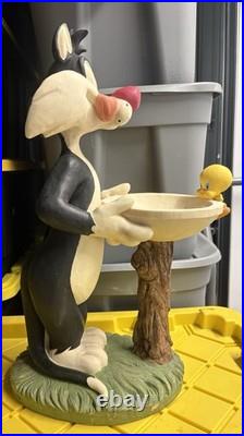 25 Sylvester & Tweety Bird HEAVY BIRD BATH RARE Warner Brothers Store Statue
