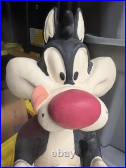 25 Sylvester & Tweety Bird HEAVY BIRD BATH RARE Warner Brothers Store Statue