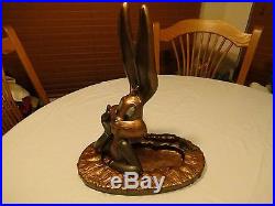 Austin Sculpture bugs bunny RARE 1997 Warner Brothers coming out of hole LT0500