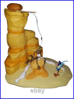 Big Looney Tunes Wile E Coyote Road Runner statue figure rare warner bros willy