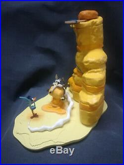 Big Looney Tunes Wile E Coyote Road Runner statue figure rare warner bros willy
