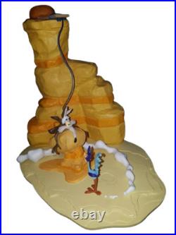 Big Looney Tunes Wile E Coyote Road Runner statue figure rare warner bros willy
