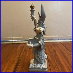 Bugs Bunny Figurine Warner Bros Store Souvenir Statue Liberty NYC Vintage Rare