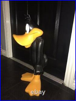Daffy duck statue 23 looney tunes warner brothers rare