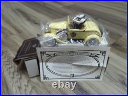 ERTL 1930 FORD MODEL A ROADSTER WARNER BROS. PEPE LE PEW DIECAST CAR NIB Rare