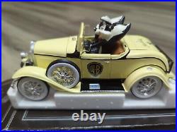 ERTL 1930 FORD MODEL A ROADSTER WARNER BROS. PEPE LE PEW DIECAST CAR NIB-Rare