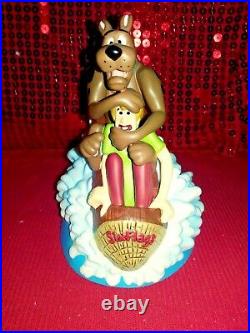 Extremely Rare! Hanna Barbara Scooby Doo & Shaggy in Six Flags Figurine Statue