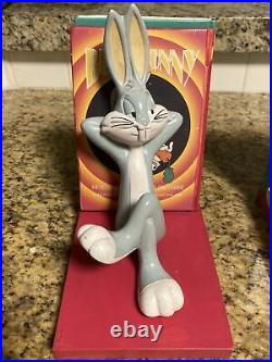 Extremely Rare! Looney Tunes Bugs Bunny and Daffy Duck Figurine Bookends Statues
