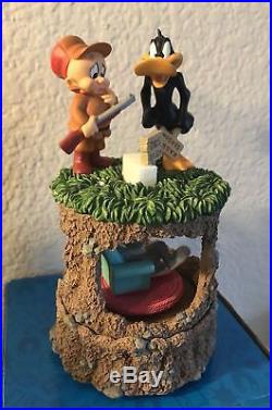 Extremely Rare! Looney Tunes Daffy Duck with Porky Pig and Bugs Bunny Fig Statue