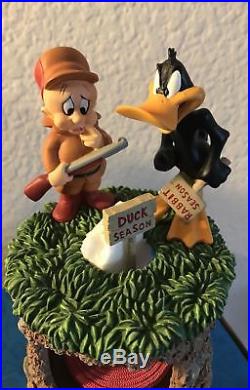 Extremely Rare! Looney Tunes Daffy Duck with Porky Pig and Bugs Bunny Fig Statue