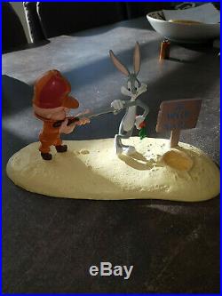Extremely Rare! Looney Tunes Elmer Fudd with Bugs Bunny at Gunpoint Fig Statue