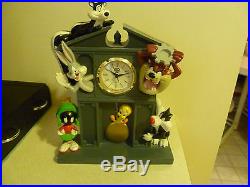 Extremely Rare! Looney Tunes Marvin The Martian & Others Table Clock Fig Statue