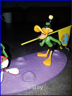 Extremely Rare! Looney Tunes Marvin The Martian with Daffy Dodgers Fig Statue