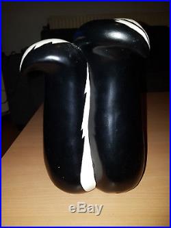 Extremely Rare! Looney Tunes Pepe Le Pew Cuddling Big Figurine Statue