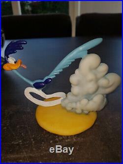 Extremely Rare! Looney Tunes Road Runner Running From Coyote Figurine Statue