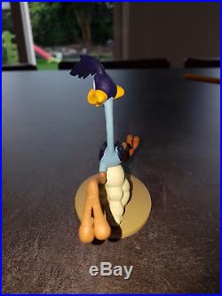 Extremely Rare! Looney Tunes Road Runner Running From Wile E Coyote Fig Statue