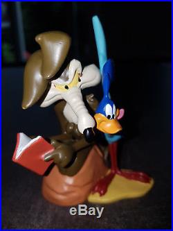 Extremely Rare! Looney Tunes Road Runner Taunting Wile E Coyote Figurine Statue