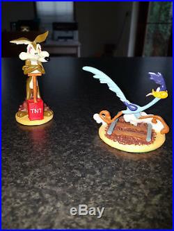 Extremely Rare! Looney Tunes Road Runner & Wile E Coyote Figurine Statue Set