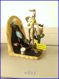 Extremely Rare! Looney Tunes Road Runner and Wile E Coyote Bookends Statues Set