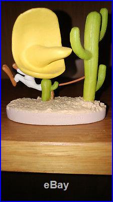 Extremely Rare! Looney Tunes Speedy Gonzales in the Desert Small Figurine Statue