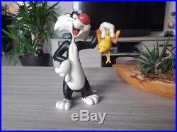 Extremely Rare! Looney Tunes Sylvester Holding Tweety Figurine Statue