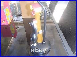 Extremely Rare! Looney Tunes Sylvester Hunting Tweety Figurine Table Lamp Statue