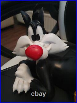 Extremely Rare! Looney Tunes Sylvester with Tweety Chillin Big Fig Bank Statue