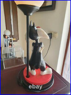 Extremely Rare! Looney Tunes Sylvester with Tweety Standing Figurine Lamp Statue