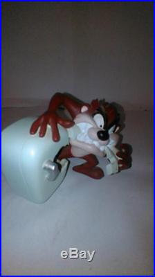 Extremely Rare! Looney Tunes Taz Tasmanian Devil Eating the Fridge Statue 1997