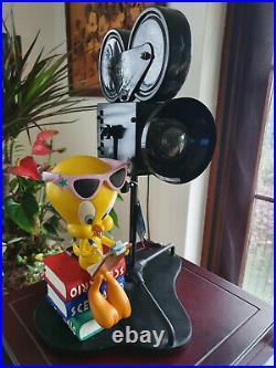 Extremely Rare! Looney Tunes Tweety Avenue of the Stars Big Camera Lamp Statue