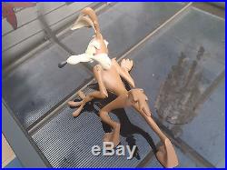 Extremely Rare! Looney Tunes Wile E Coyote Hunting Demons & Merveilles Statue
