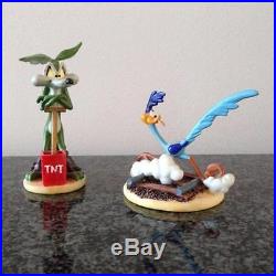 Extremely Rare! Looney Tunes Wile E Coyote & Road Runner Small Figurine Statues