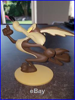 Extremely Rare! Looney Tunes Wile E Coyote Running Figurine Statue
