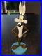 Extremely_Rare_Looney_Tunes_Wile_E_Coyote_Standing_in_Confidence_Fig_Statue_01_xerp