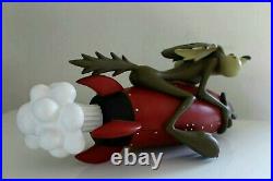 Extremely Rare Looney Tunes Wile E Coyote on Rocket BigFig Statue +Sideshow Book