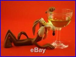 Extremely Rare! Looney Tunes Wile E Coyote with Glass Demons & Merveilles Statue