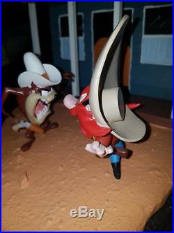 Extremely Rare! Looney Tunes Yosemite Sam with Taz Gunfight at Saloon Fig Statue