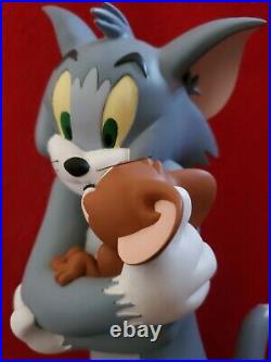 Extremely Rare! WARNER BROS STUDIOS TOM & JERRY Big Fig Statue + Sideshow book