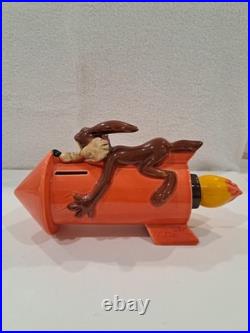 Extremely Rare Wile E Coyote On Rocket Ceramic Bank Looney Tunes Warner Brothers