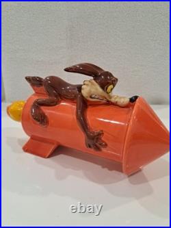 Extremely Rare Wile E Coyote On Rocket Ceramic Bank Looney Tunes Warner Brothers