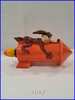 Extremely Rare Wile E Coyote On Rocket Ceramic Bank Looney Tunes Warner Brothers