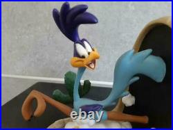 Extremely Rare! Wile E Coyote with Road Runner Figurine Bookends Statue Set