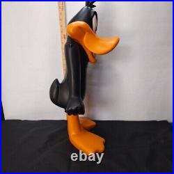 Extremely rare! 23 1996 Vintage Daffy Duck statue. Warner Bros Studio Store