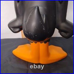 Extremely rare! 23 1996 Vintage Daffy Duck statue. Warner Bros Studio Store