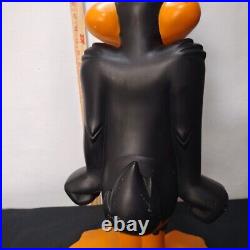 Extremely rare! 23 1996 Vintage Daffy Duck statue. Warner Bros Studio Store