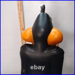Extremely rare! 23 1996 Vintage Daffy Duck statue. Warner Bros Studio Store