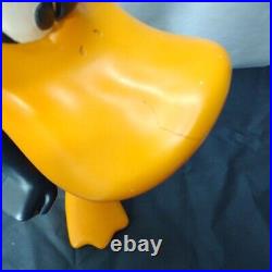 Extremely rare! 23 1996 Vintage Daffy Duck statue. Warner Bros Studio Store